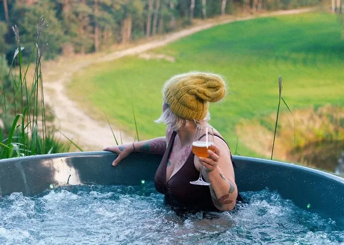 Nyaraló Na Kaszubach Z Bania Jacuzzi - Golubie - Sikorska Dolina Iii Stara Sikorska Huta